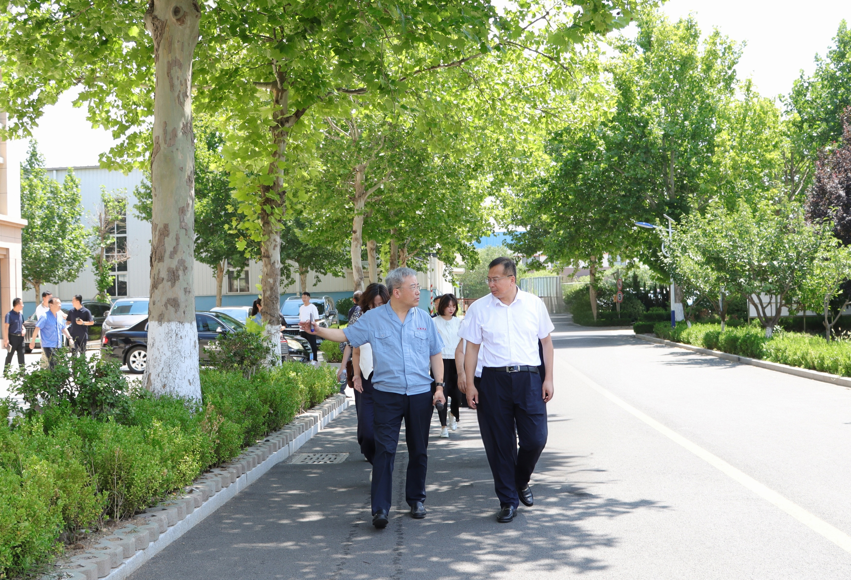 青島市科協黨組書記、主席王崇江一行蒞臨青纜考察調研